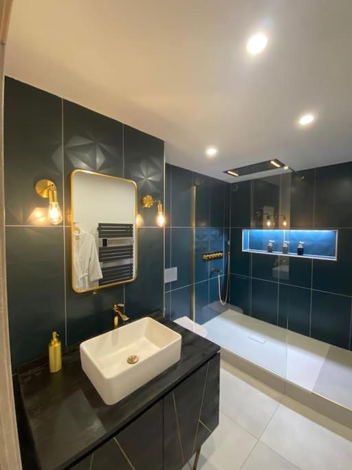 La Suite Saphir - Spa Privatif Nancy Exteriör bild